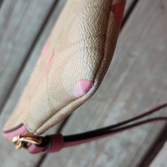 Coach Heart 💖 Clutch - Picture 12 of 12